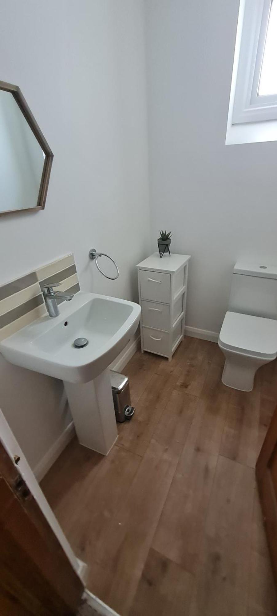 Beach View, 4 Bedroom House Opposite The Sea! Sleeps 10 Sandgate Kültér fotó