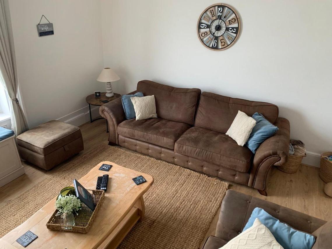 Beach View, 4 Bedroom House Opposite The Sea! Sleeps 10 Sandgate Kültér fotó